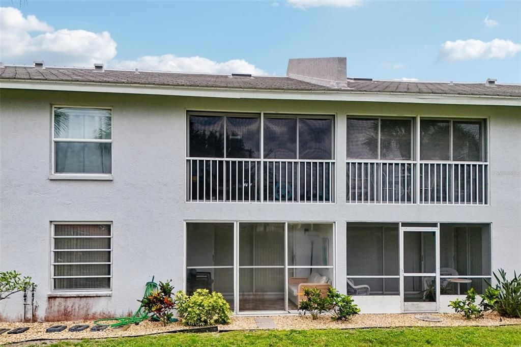 For Sale: $269,000 (2 beds, 2 baths, 1046 Square Feet)