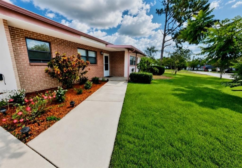 For Sale: $369,000 (2 beds, 2 baths, 1397 Square Feet)