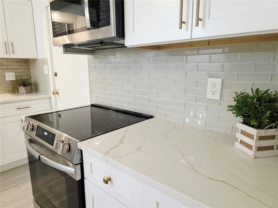 For Sale: $369,000 (2 beds, 2 baths, 1397 Square Feet)