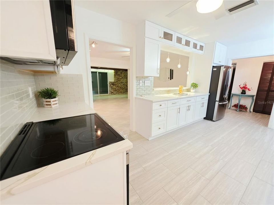 For Sale: $369,000 (2 beds, 2 baths, 1397 Square Feet)
