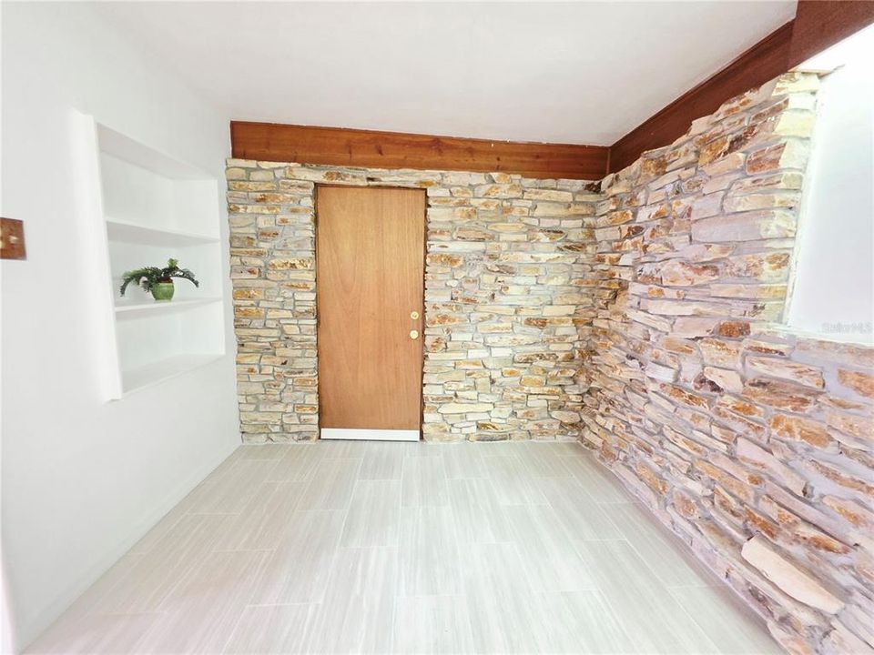 For Sale: $369,000 (2 beds, 2 baths, 1397 Square Feet)