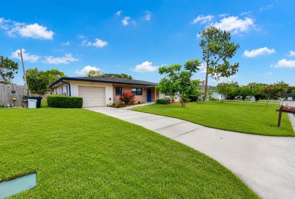 For Sale: $369,000 (2 beds, 2 baths, 1397 Square Feet)