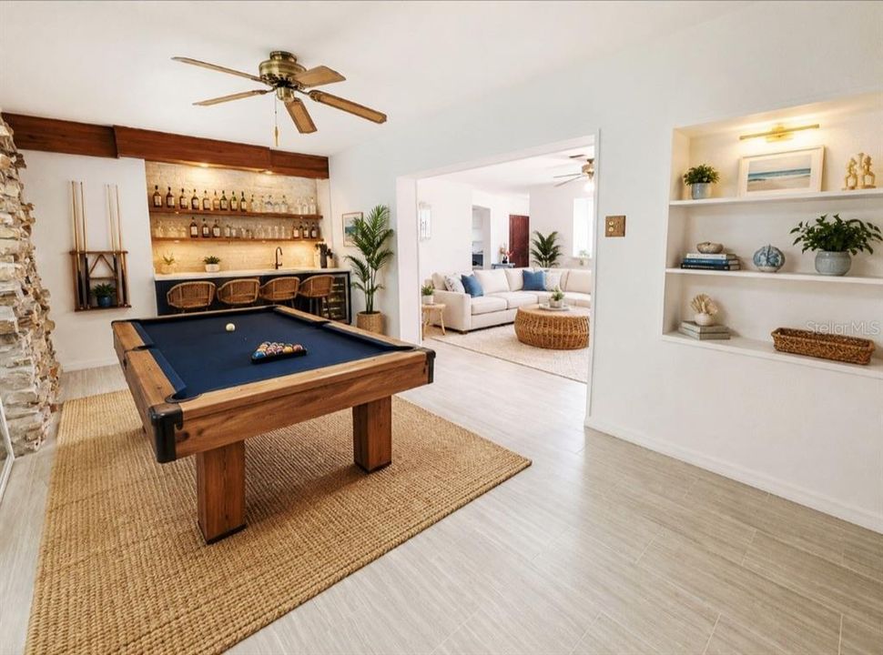 For Sale: $369,000 (2 beds, 2 baths, 1397 Square Feet)