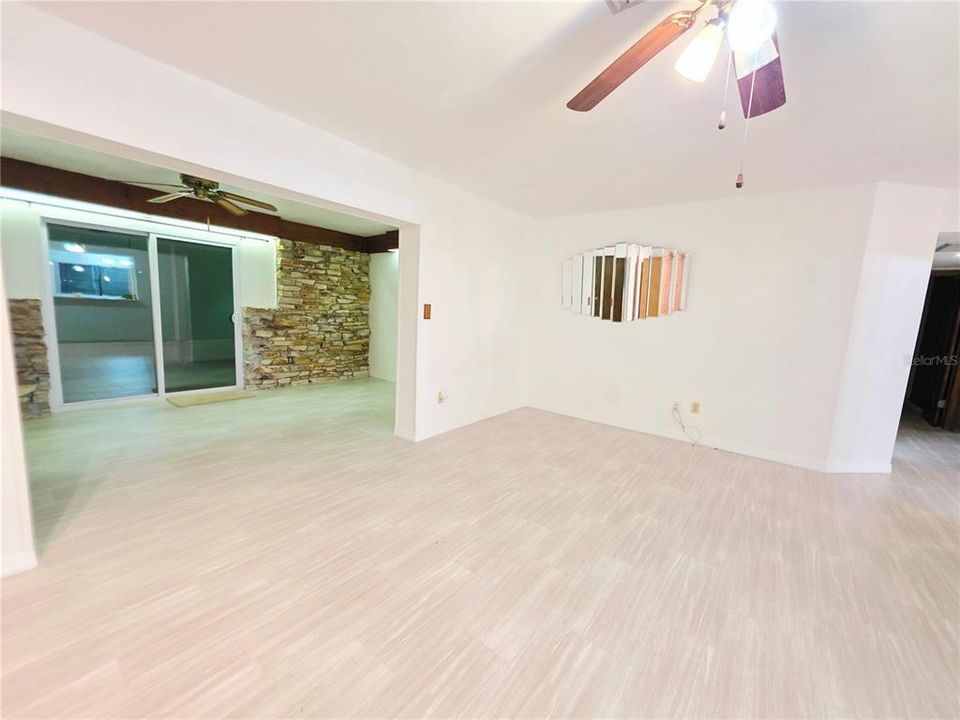 For Sale: $369,000 (2 beds, 2 baths, 1397 Square Feet)