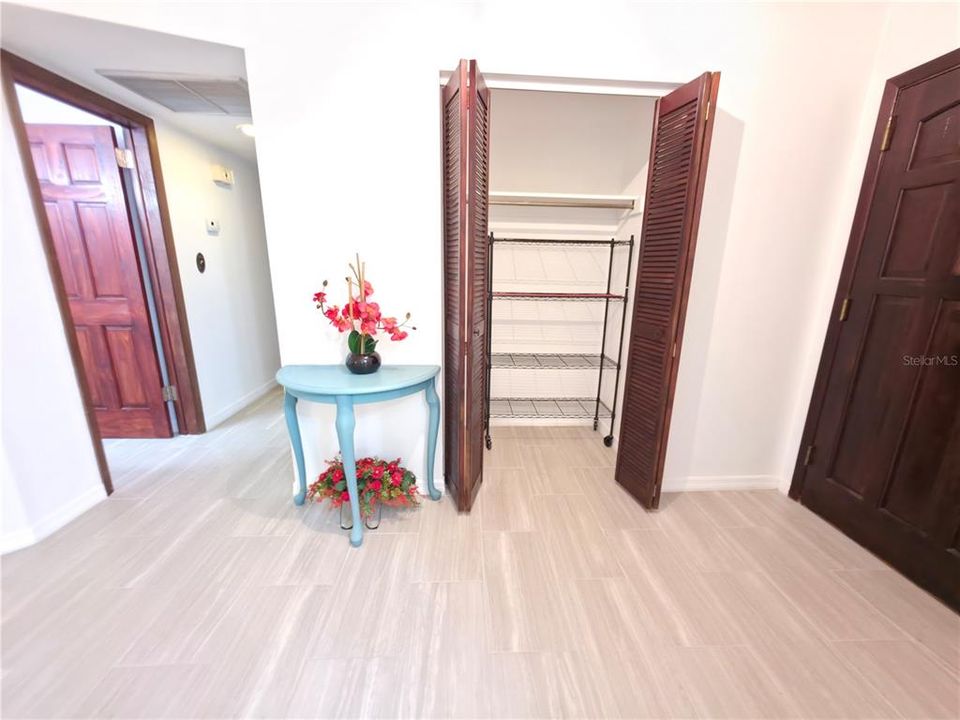 For Sale: $369,000 (2 beds, 2 baths, 1397 Square Feet)