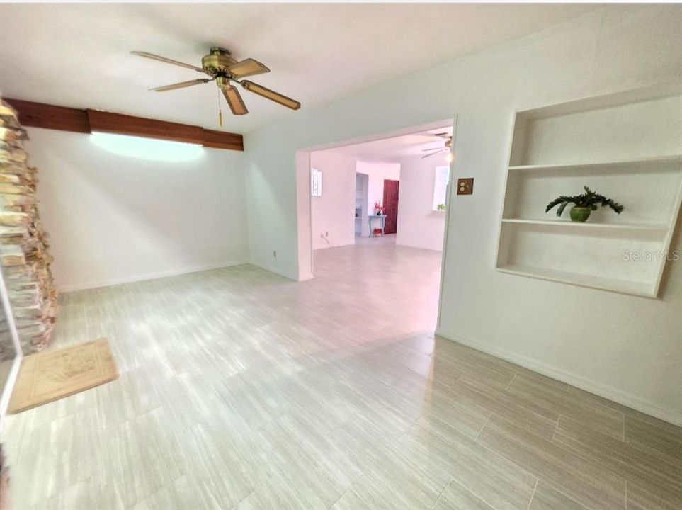 For Sale: $369,000 (2 beds, 2 baths, 1397 Square Feet)