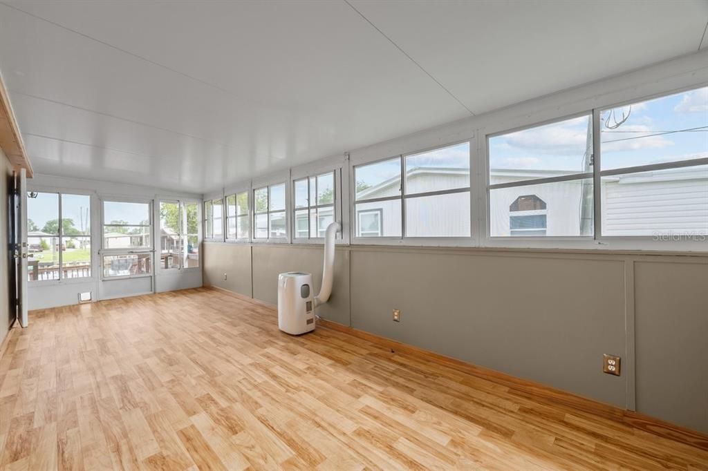 For Sale: $329,900 (3 beds, 2 baths, 2080 Square Feet)