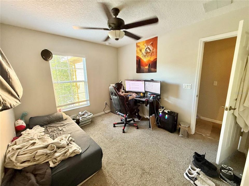 For Sale: $325,000 (3 beds, 2 baths, 1480 Square Feet)