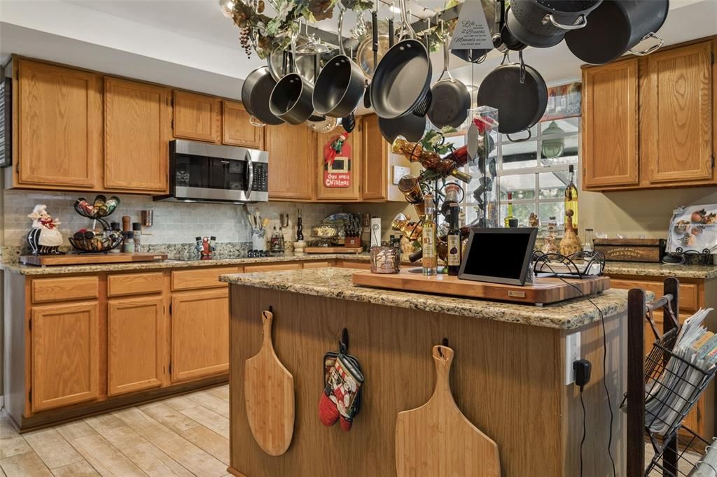 For Sale: $540,000 (4 beds, 2 baths, 2508 Square Feet)