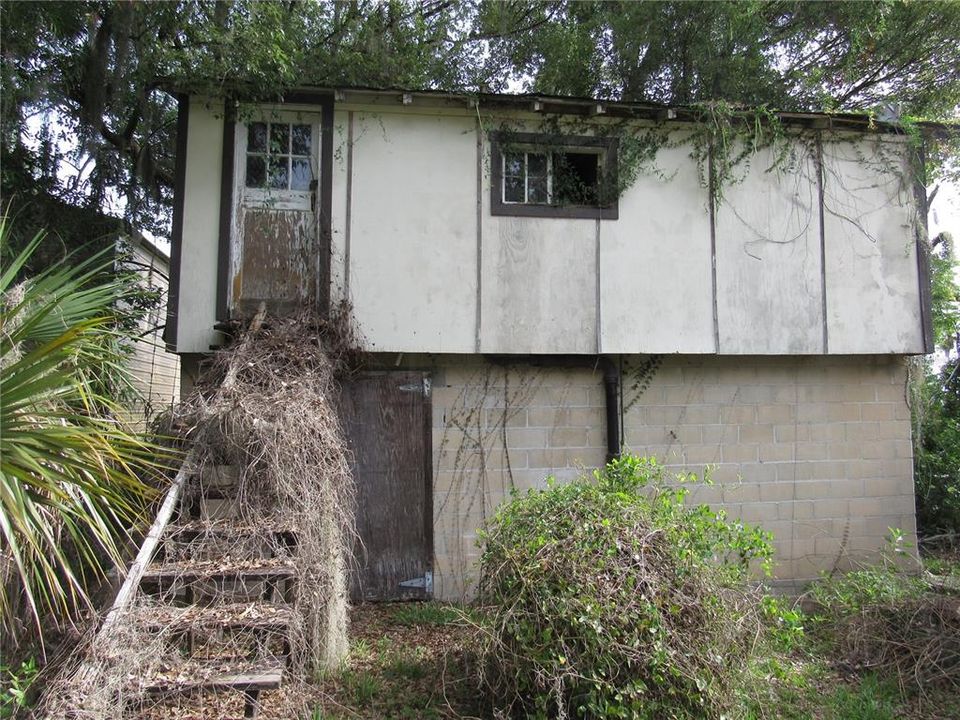 For Sale: $159,000 (2 beds, 1 baths, 1320 Square Feet)