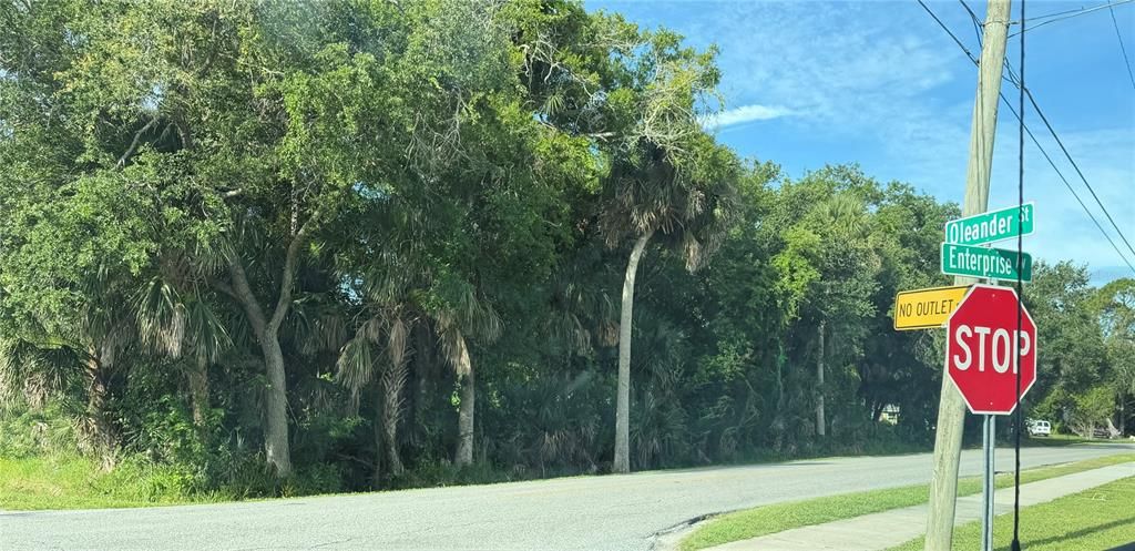 На продажу: $95,000 (0.55 acres)