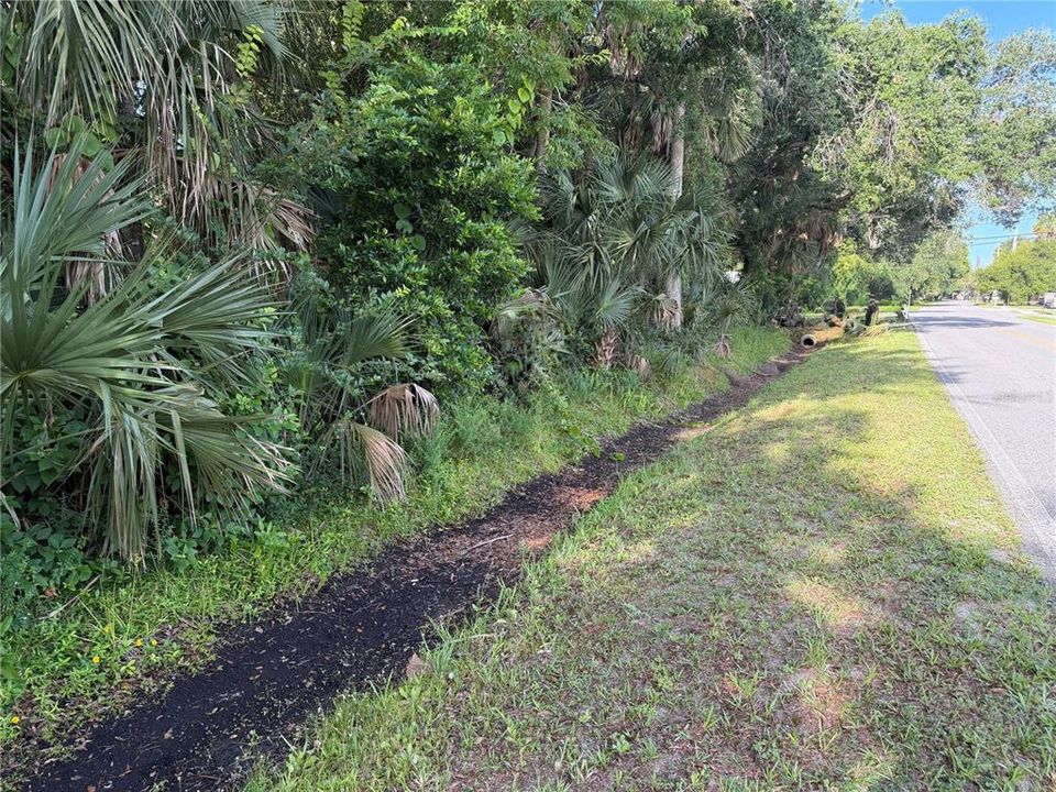 На продажу: $95,000 (0.55 acres)