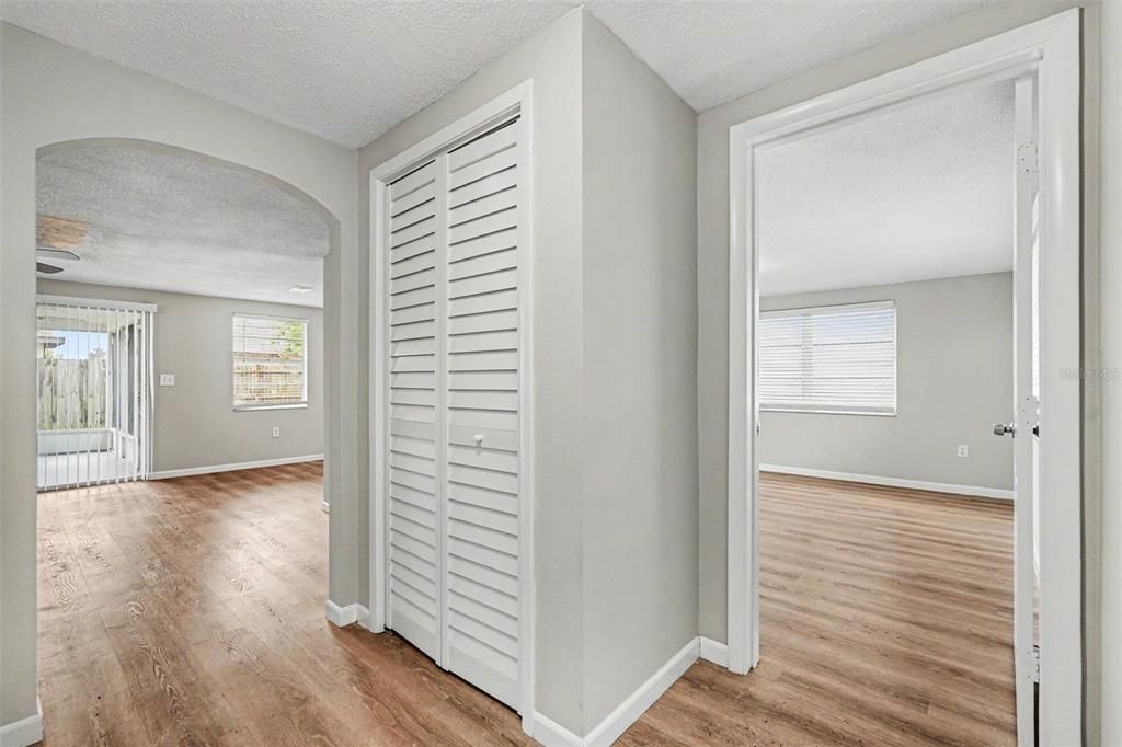 На продажу: $259,900 (3 спален, 2 ванн, 1184 Квадратных фут)
