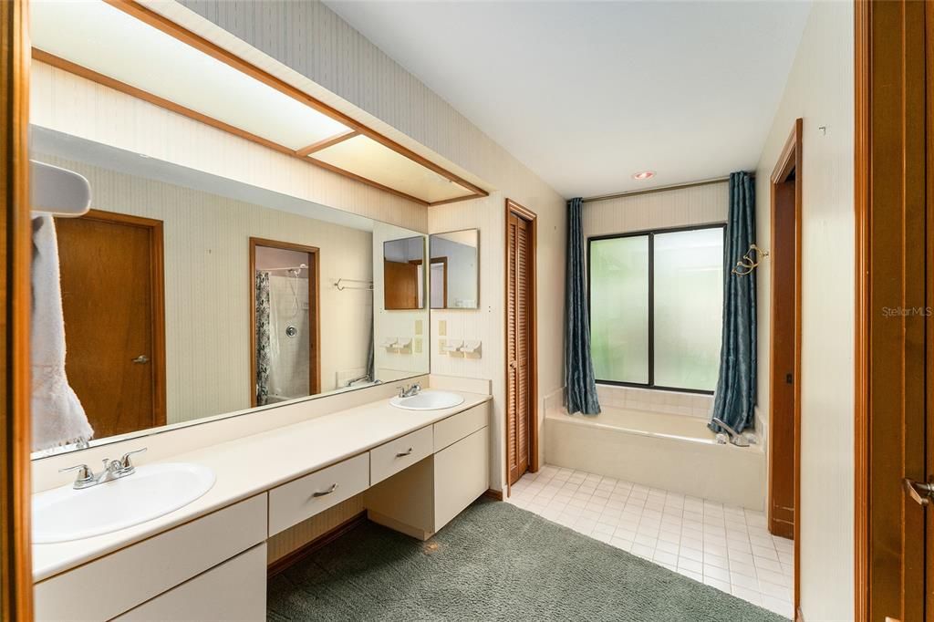 На продажу: $369,000 (3 спален, 2 ванн, 1586 Квадратных фут)