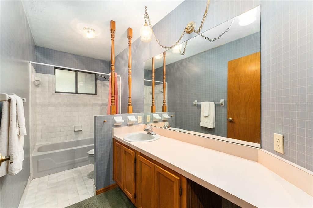 На продажу: $369,000 (3 спален, 2 ванн, 1586 Квадратных фут)