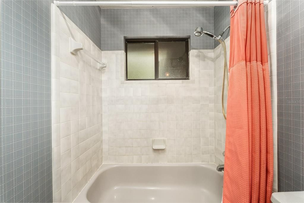 На продажу: $369,000 (3 спален, 2 ванн, 1586 Квадратных фут)