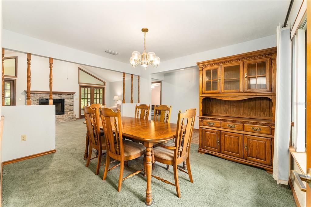 На продажу: $369,000 (3 спален, 2 ванн, 1586 Квадратных фут)