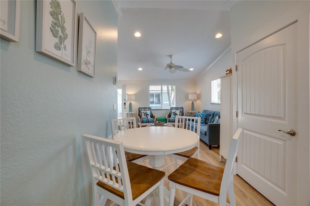 For Sale: $765,000 (2 beds, 1 baths, 700 Square Feet)
