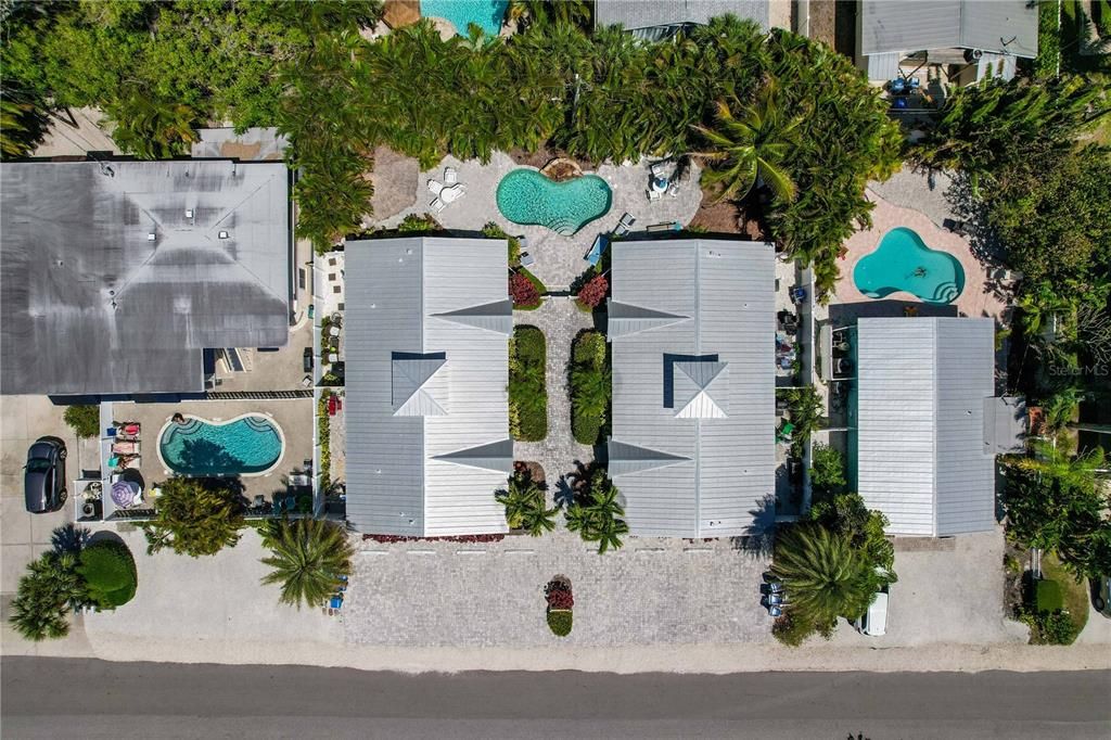 For Sale: $765,000 (2 beds, 1 baths, 700 Square Feet)