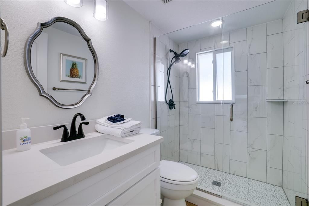For Sale: $765,000 (2 beds, 1 baths, 700 Square Feet)