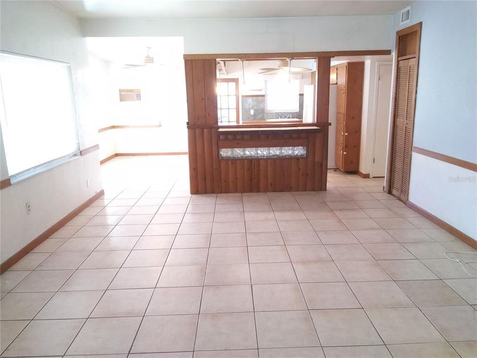 В аренду: $1,895 (2 спален, 1 ванн, 1259 Квадратных фут)