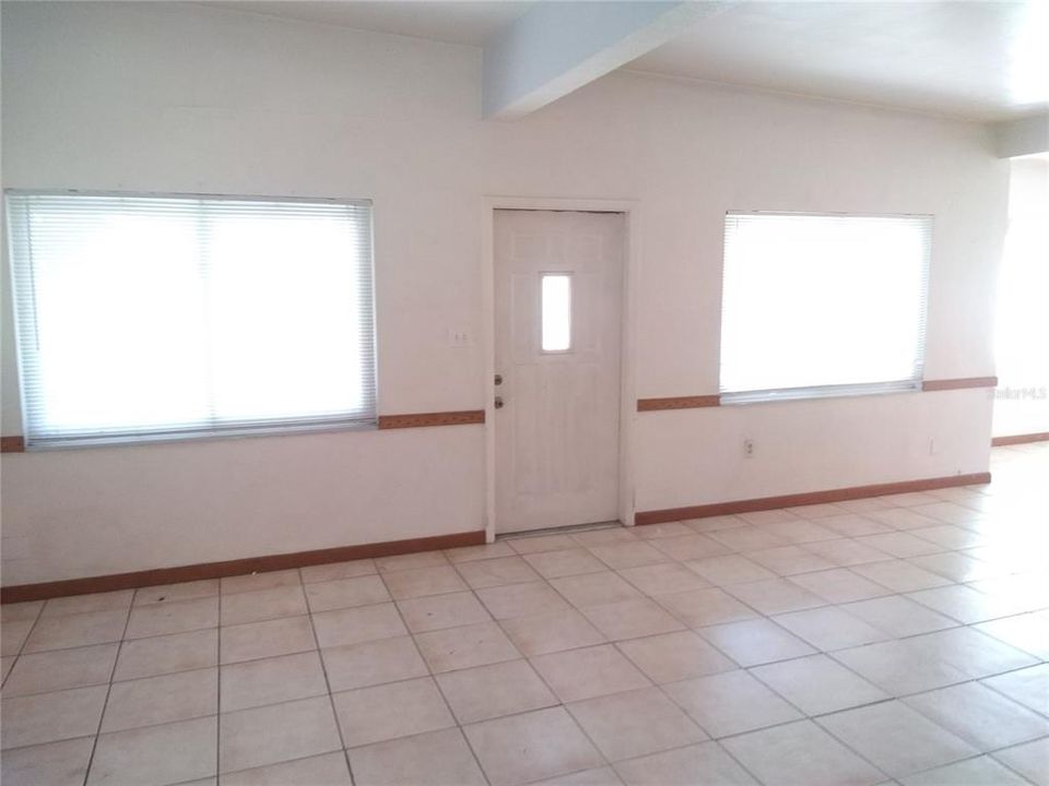 В аренду: $1,895 (2 спален, 1 ванн, 1259 Квадратных фут)
