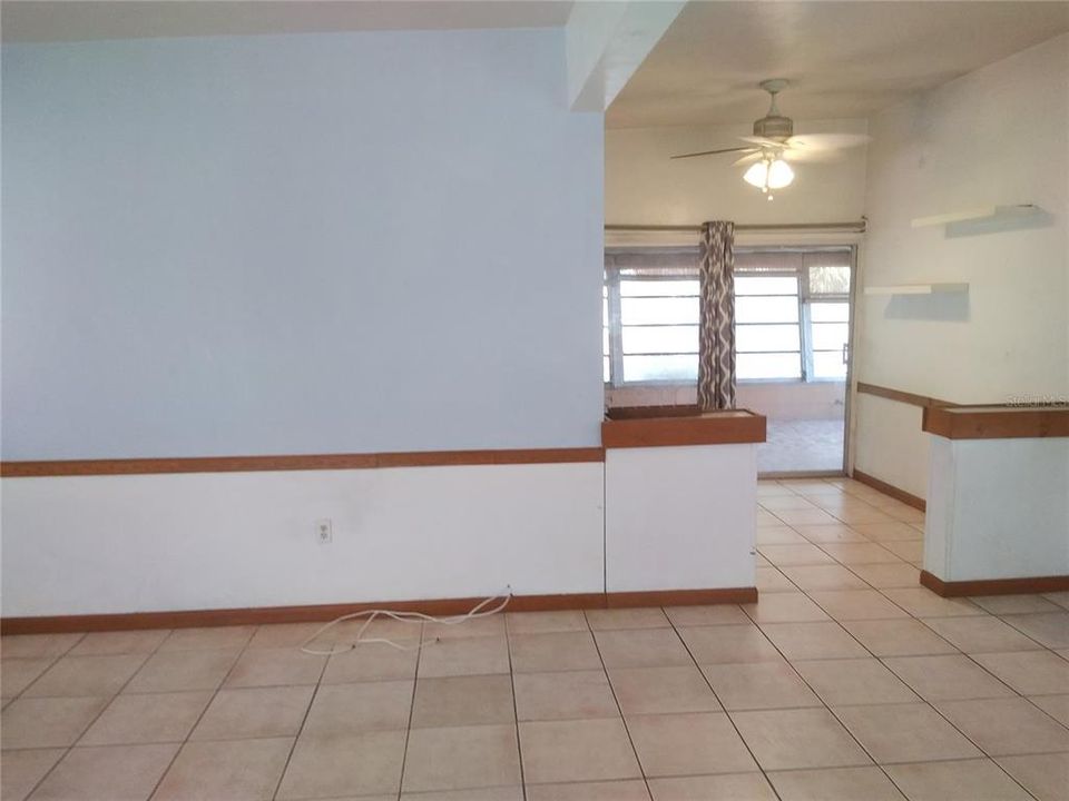 В аренду: $1,895 (2 спален, 1 ванн, 1259 Квадратных фут)