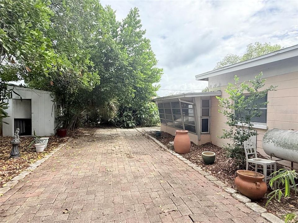 В аренду: $1,895 (2 спален, 1 ванн, 1259 Квадратных фут)