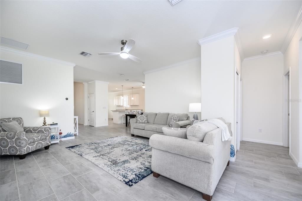 For Rent: $2,800 (3 beds, 2 baths, 1677 Square Feet)