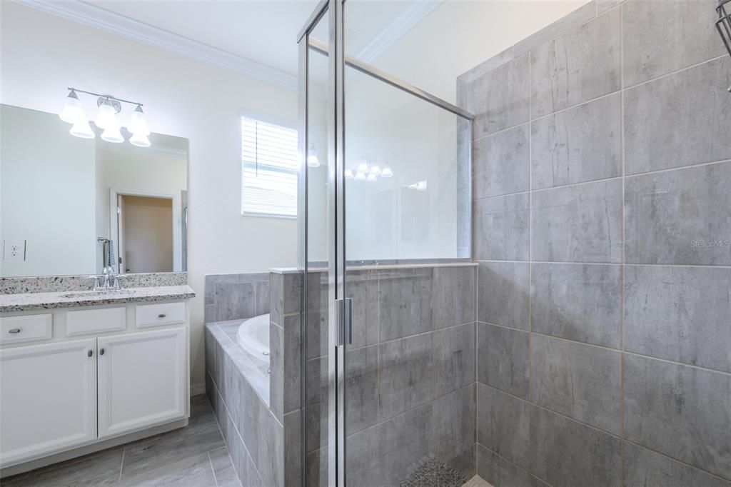 For Rent: $2,800 (3 beds, 2 baths, 1677 Square Feet)