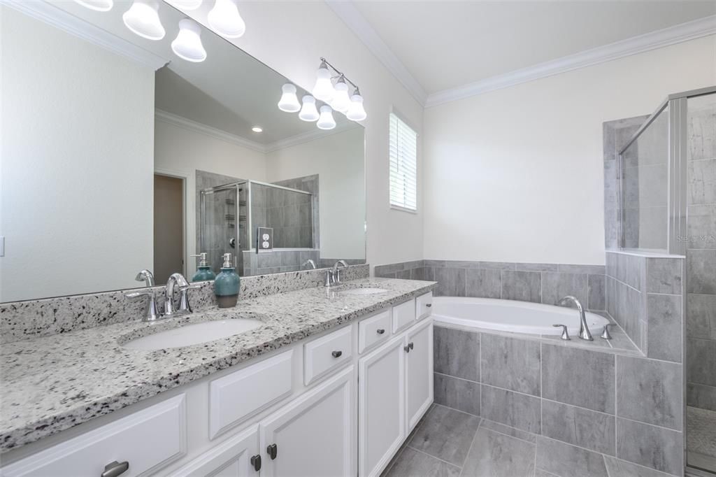 For Rent: $2,800 (3 beds, 2 baths, 1677 Square Feet)