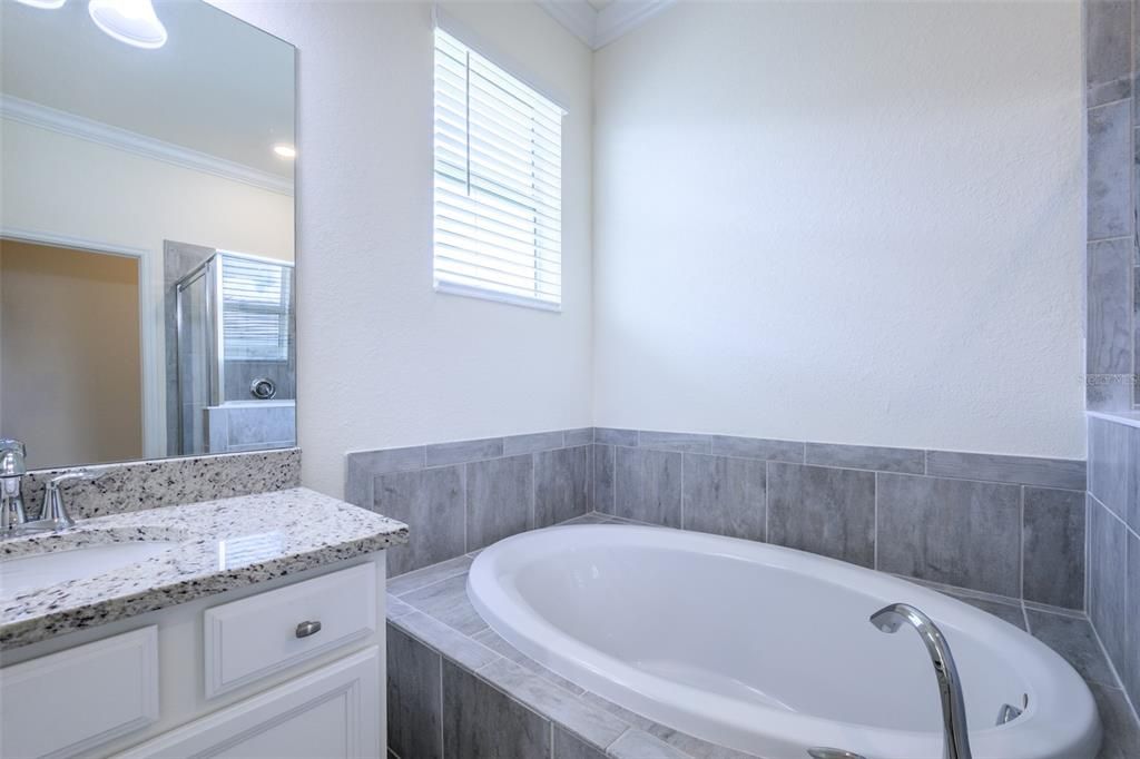 For Rent: $2,800 (3 beds, 2 baths, 1677 Square Feet)