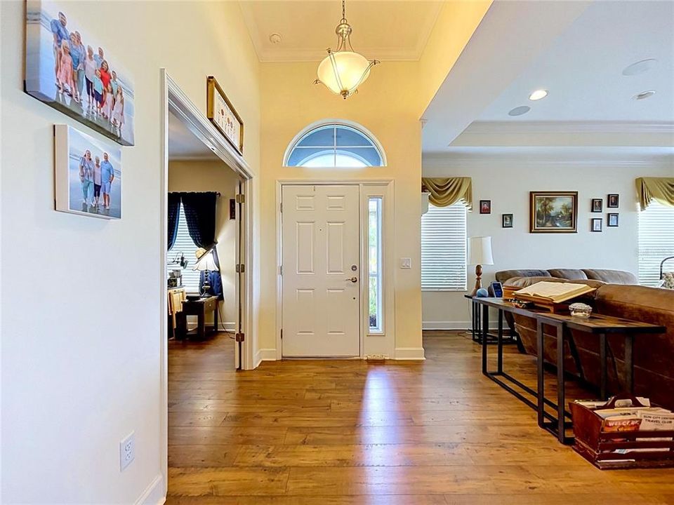 For Sale: $309,000 (3 beds, 2 baths, 1568 Square Feet)