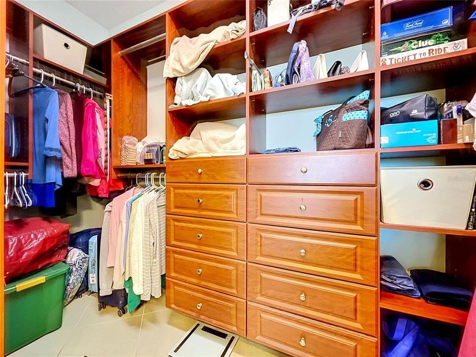 For Sale: $309,000 (3 beds, 2 baths, 1568 Square Feet)