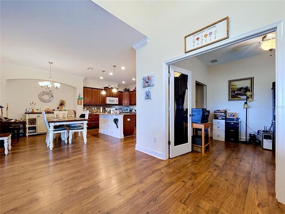 For Sale: $309,000 (3 beds, 2 baths, 1568 Square Feet)