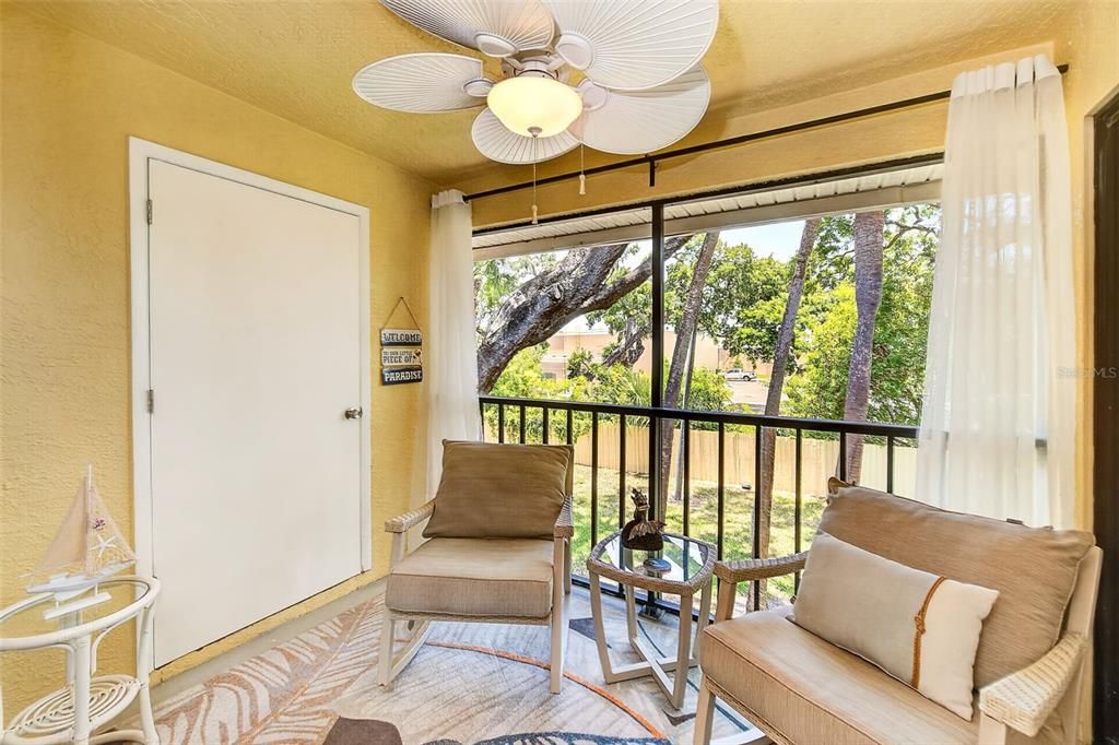 En Venta: $239,000 (2 camas, 2 baños, 910 Pies cuadrados)