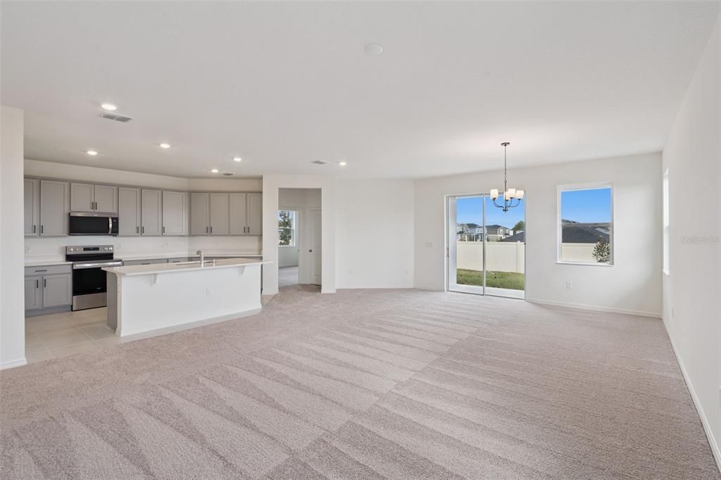For Rent: $2,300 (4 beds, 2 baths, 1824 Square Feet)