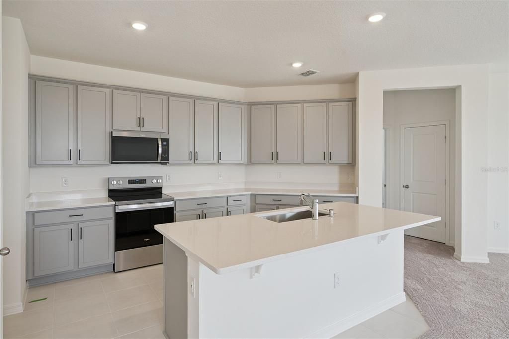 For Rent: $2,300 (4 beds, 2 baths, 1824 Square Feet)