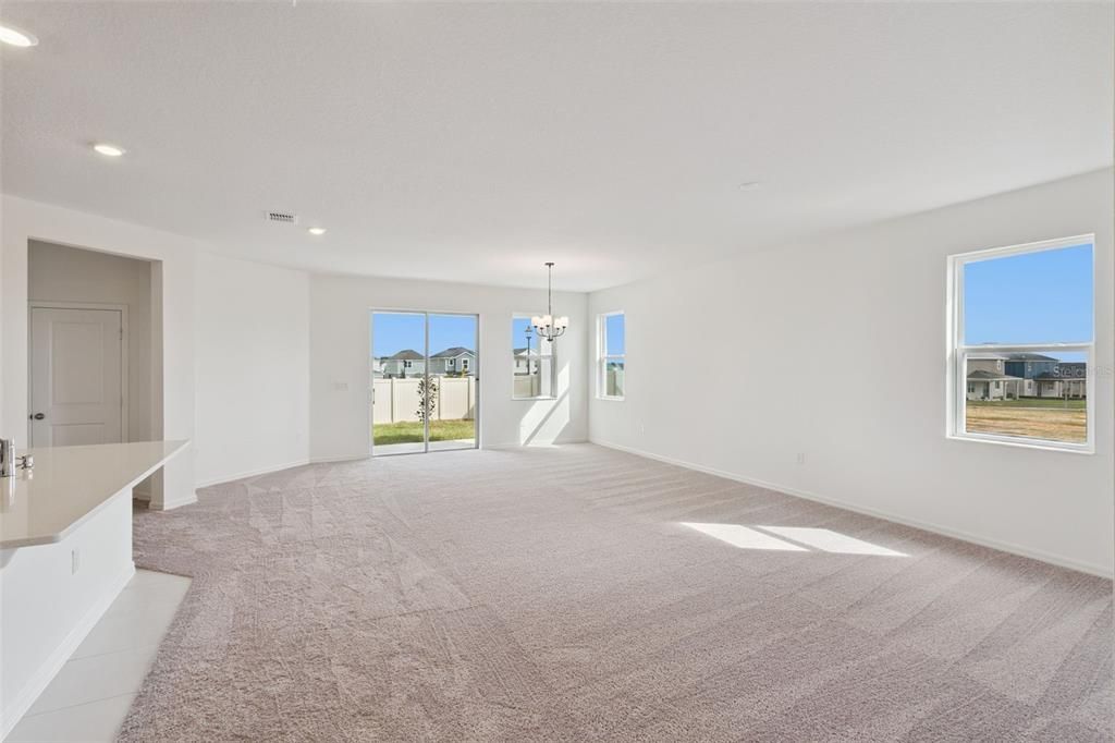 For Rent: $2,300 (4 beds, 2 baths, 1824 Square Feet)