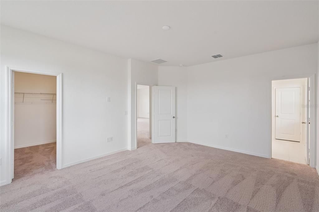 For Rent: $2,300 (4 beds, 2 baths, 1824 Square Feet)