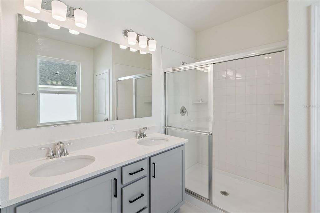 For Rent: $2,300 (4 beds, 2 baths, 1824 Square Feet)