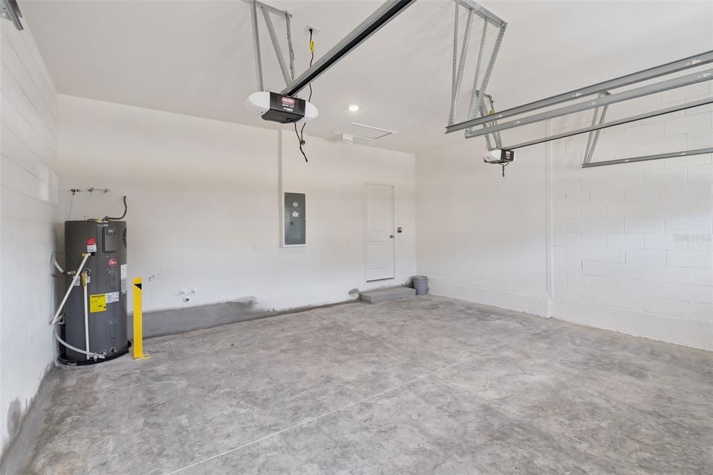 For Rent: $2,300 (4 beds, 2 baths, 1824 Square Feet)