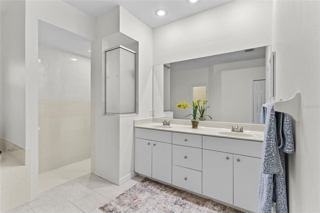 For Sale: $835,000 (4 beds, 3 baths, 2742 Square Feet)