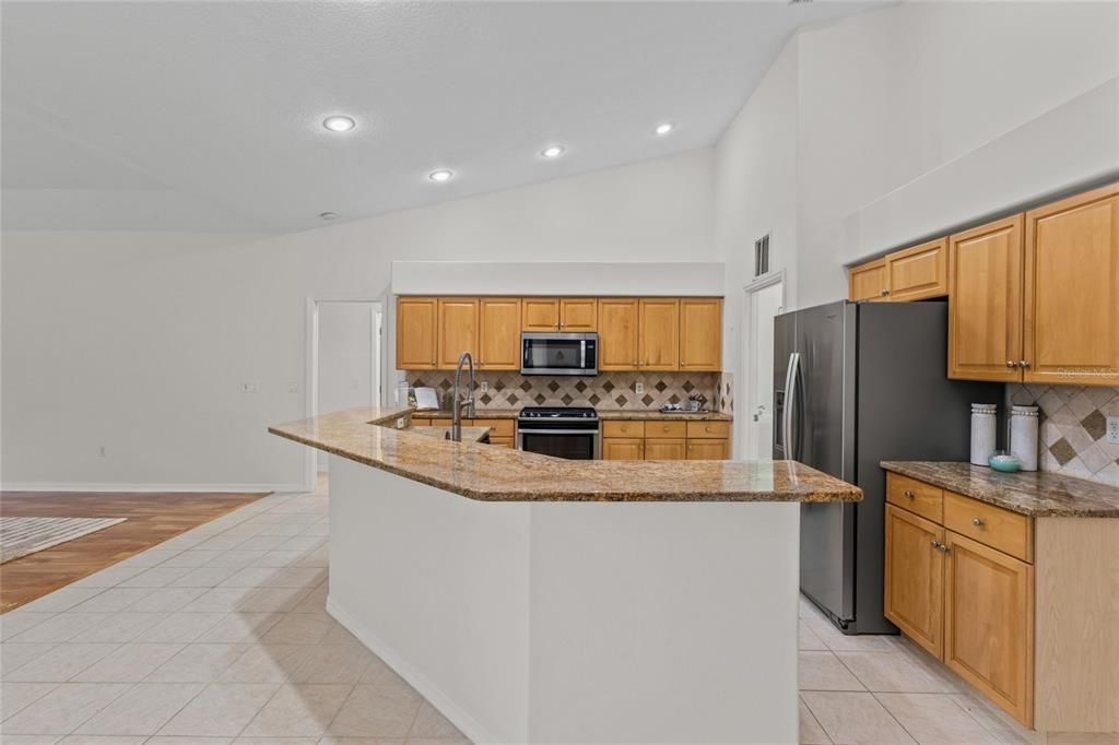 For Sale: $835,000 (4 beds, 3 baths, 2742 Square Feet)