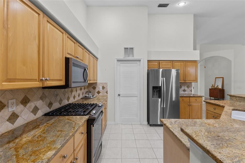 For Sale: $835,000 (4 beds, 3 baths, 2742 Square Feet)