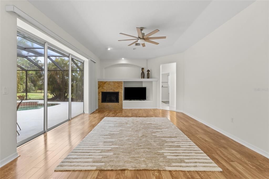 For Sale: $835,000 (4 beds, 3 baths, 2742 Square Feet)