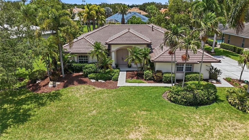 For Sale: $835,000 (4 beds, 3 baths, 2742 Square Feet)
