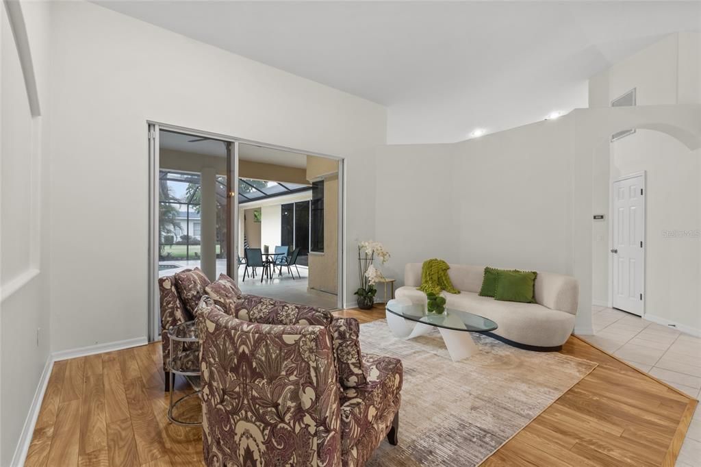 For Sale: $835,000 (4 beds, 3 baths, 2742 Square Feet)