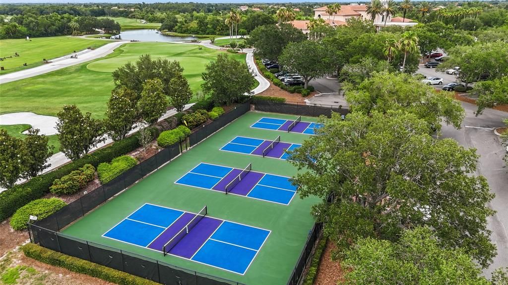 For Sale: $1,099,000 (5 beds, 3 baths, 2960 Square Feet)