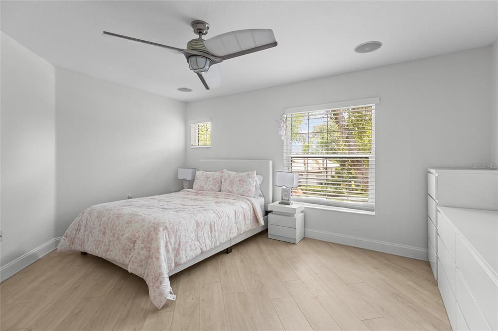 For Sale: $1,099,000 (5 beds, 3 baths, 2960 Square Feet)